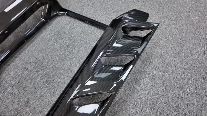 High Quality Whole Sale Price Prepreg Dry Carbon Fiber Duke Engine Cover Body Kits for  Revuelto
